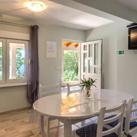 아파트 By The Sea Karbuni, Korcula - 15699